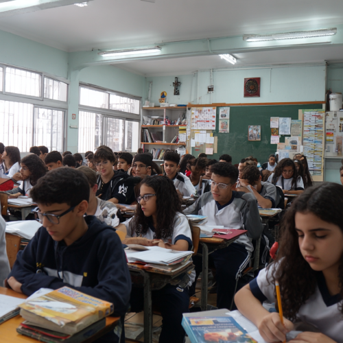 Câmara aprova Sistema Nacional de Educação com prontuário único do estudante